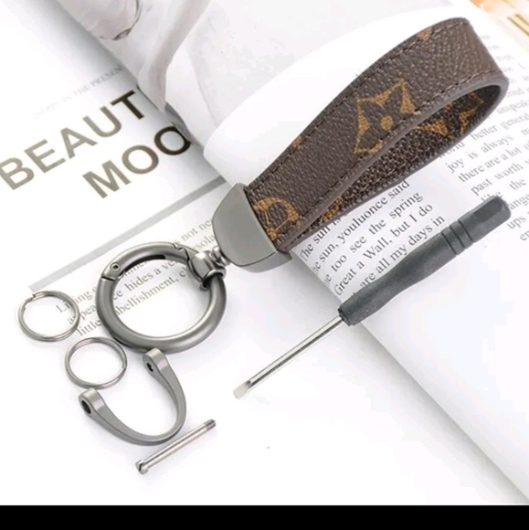 PU Leather bag keychain, car keys holder, keyring - Picture 5 of 10